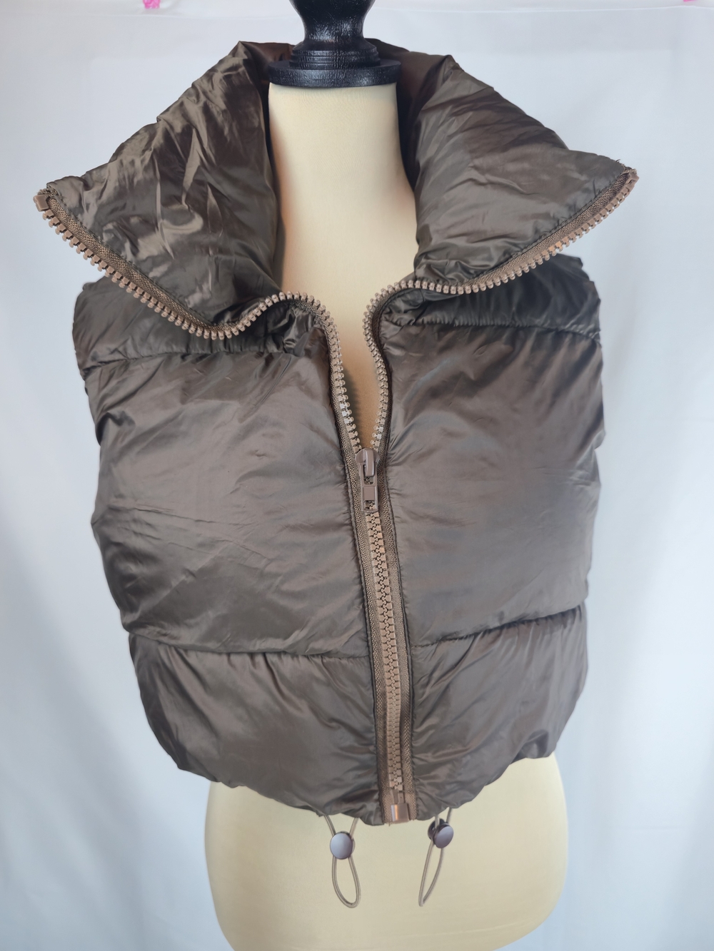 Cropped Women’s Puffer Vest Jacket - Brown